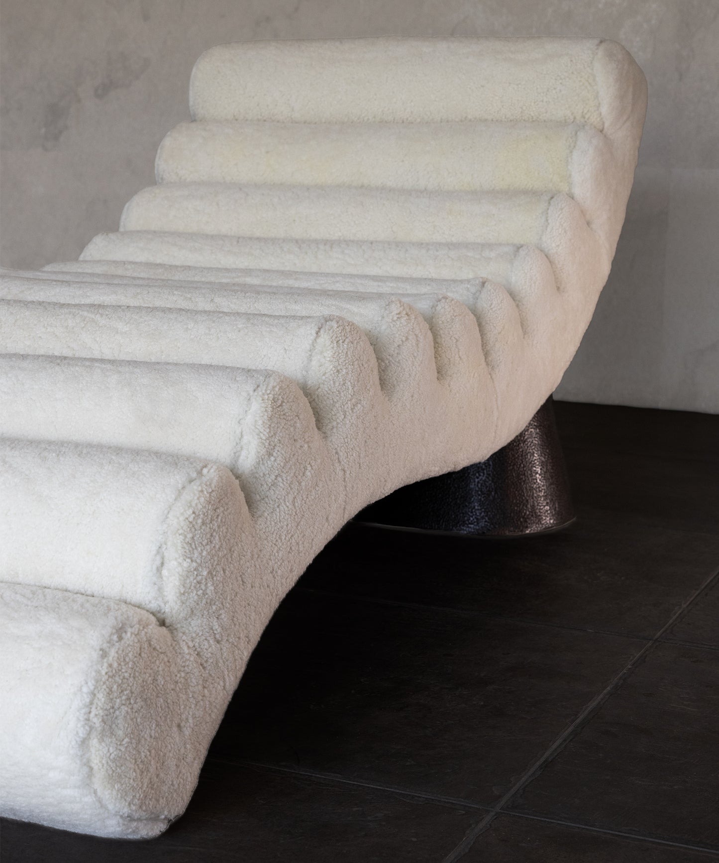 POUND CHAISE | CREAM SHEARLING HammeredDark Bronze