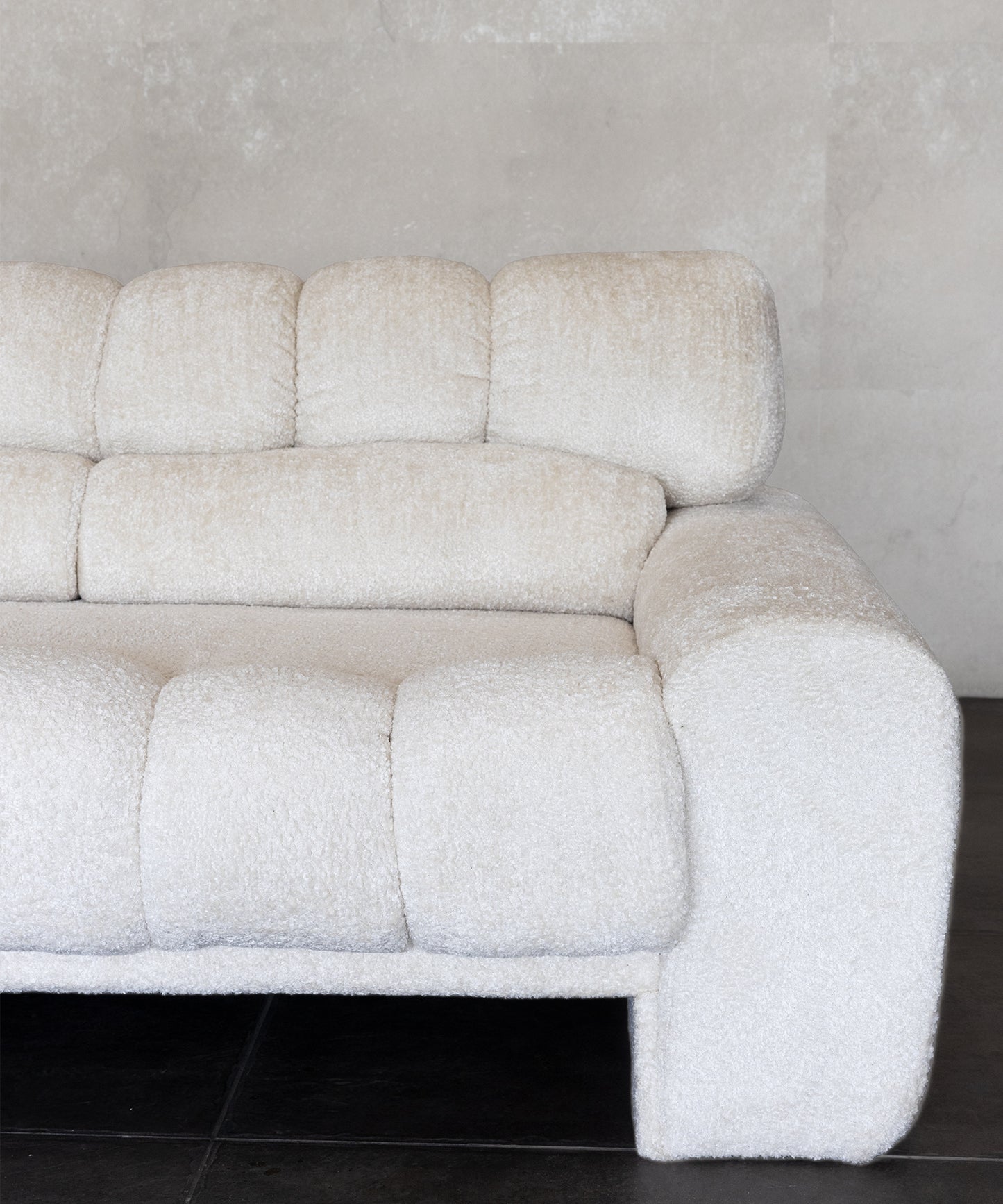 BUNDT SOFA | PARCHMENT