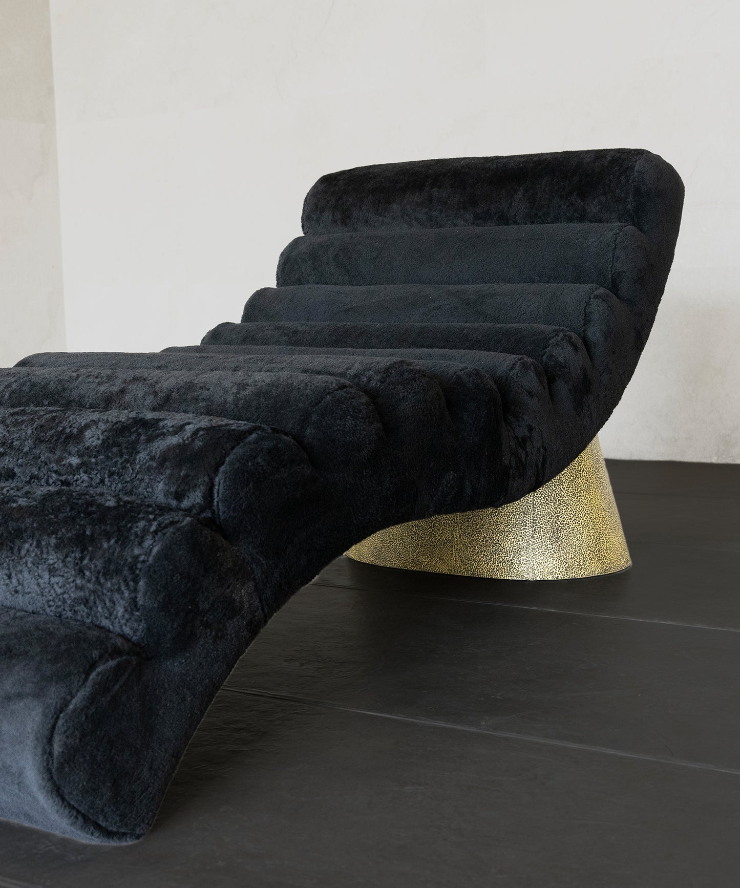 POUND CHAISE | BLACK SHEARLING