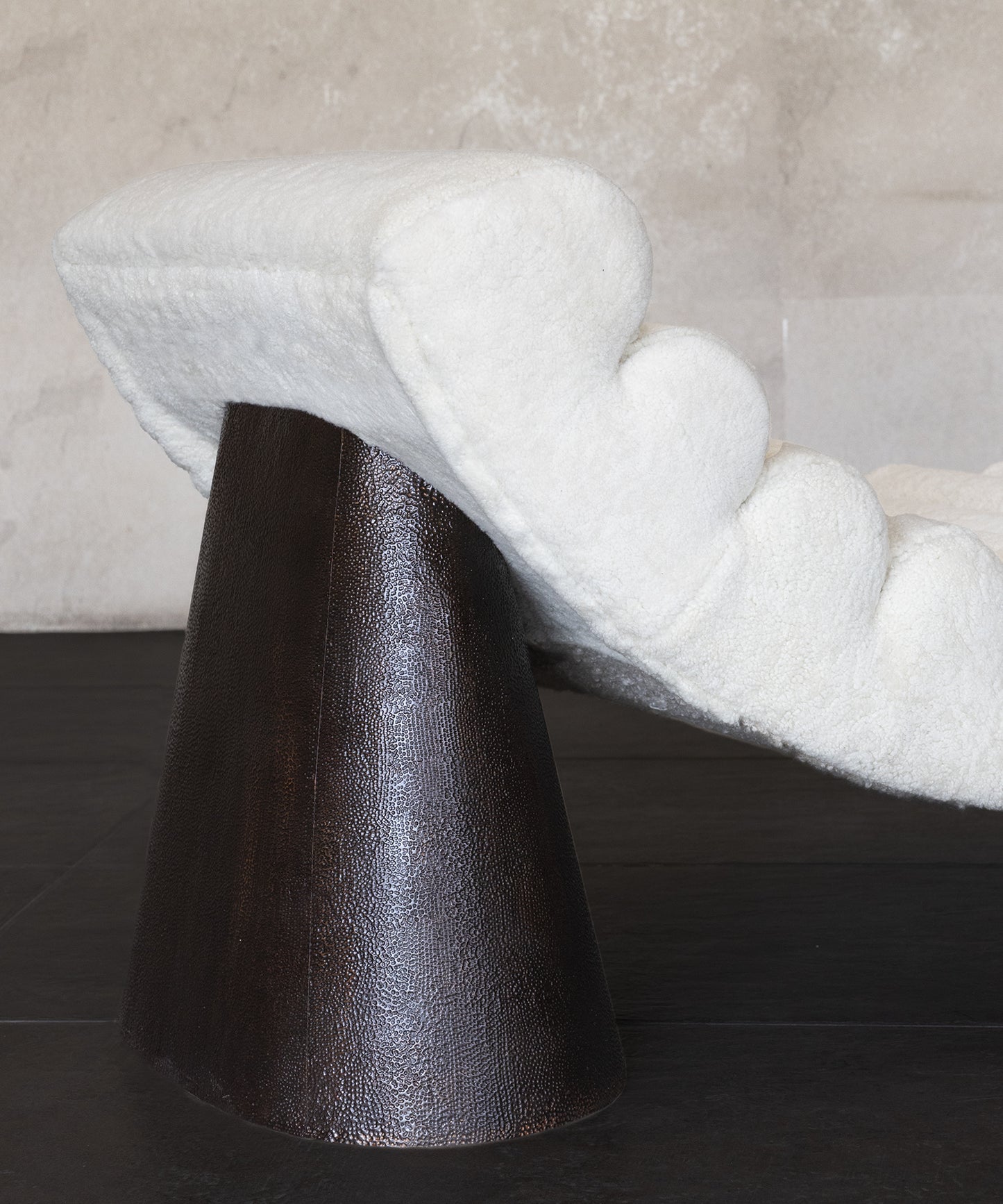 POUND CHAISE | CREAM SHEARLING